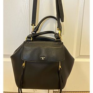 👜 Tory Burch Half moon satchel - unique style